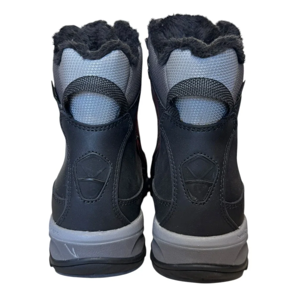 The North‎ Face Chilkat Women's Boots Size 7 No Box